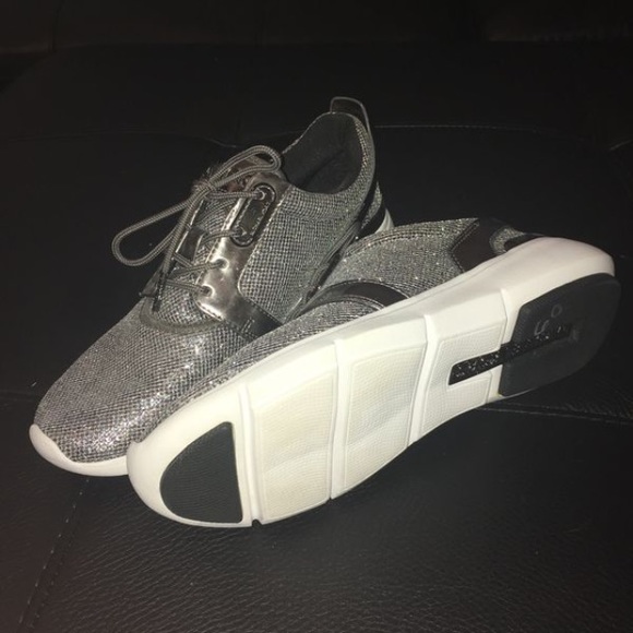 Michael Kors sneakers - Picture 2 of 4